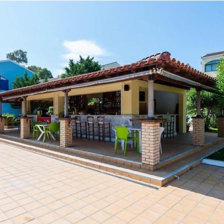 Danilia Govino Bay Luxury Beach Loft Apartment מראה חיצוני תמונה