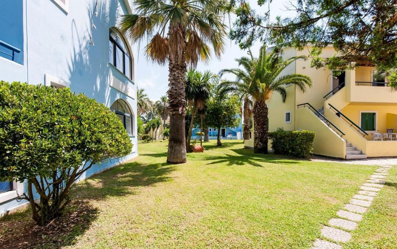 Danilia Govino Bay Luxury Beach Loft Apartment מראה חיצוני תמונה