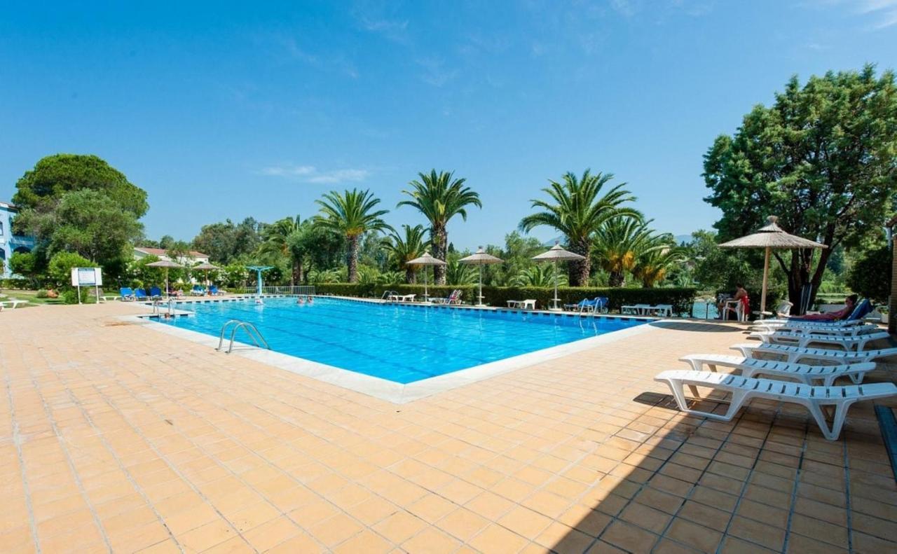 Danilia Govino Bay Luxury Beach Loft Apartment מראה חיצוני תמונה