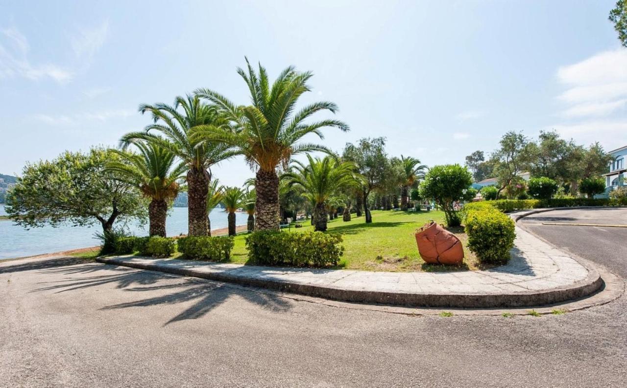 Danilia Govino Bay Luxury Beach Loft Apartment מראה חיצוני תמונה