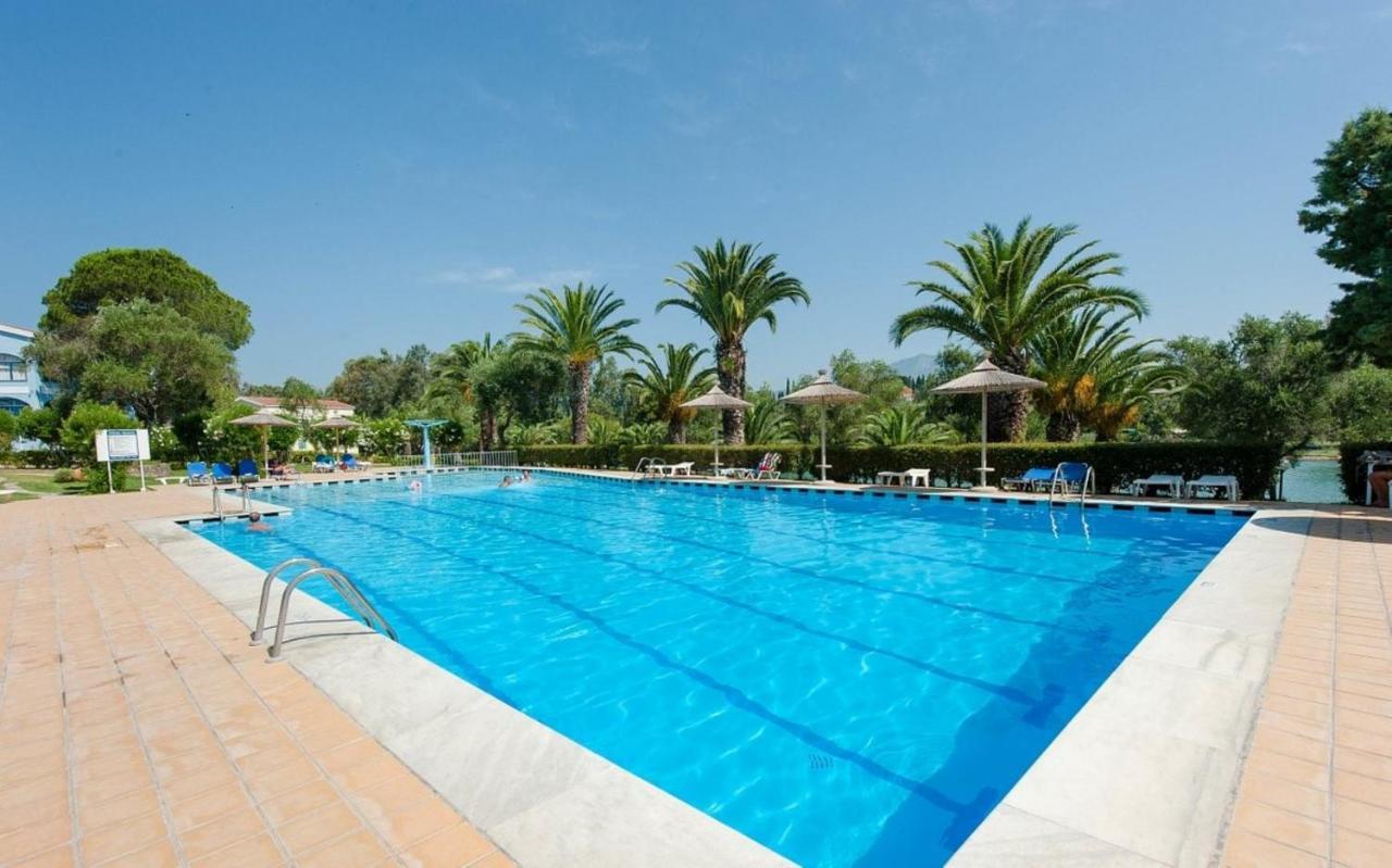 Danilia Govino Bay Luxury Beach Loft Apartment מראה חיצוני תמונה
