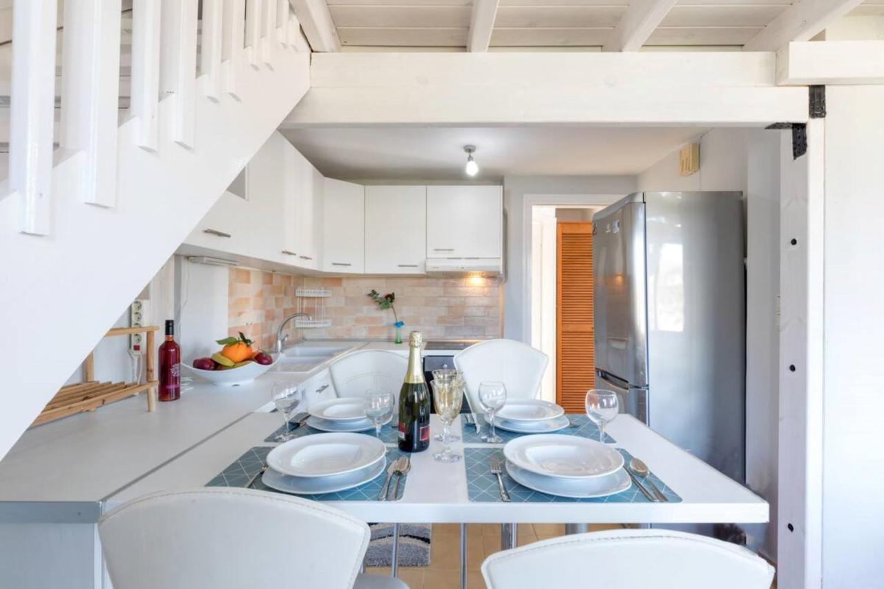 Danilia Govino Bay Luxury Beach Loft Apartment מראה חיצוני תמונה
