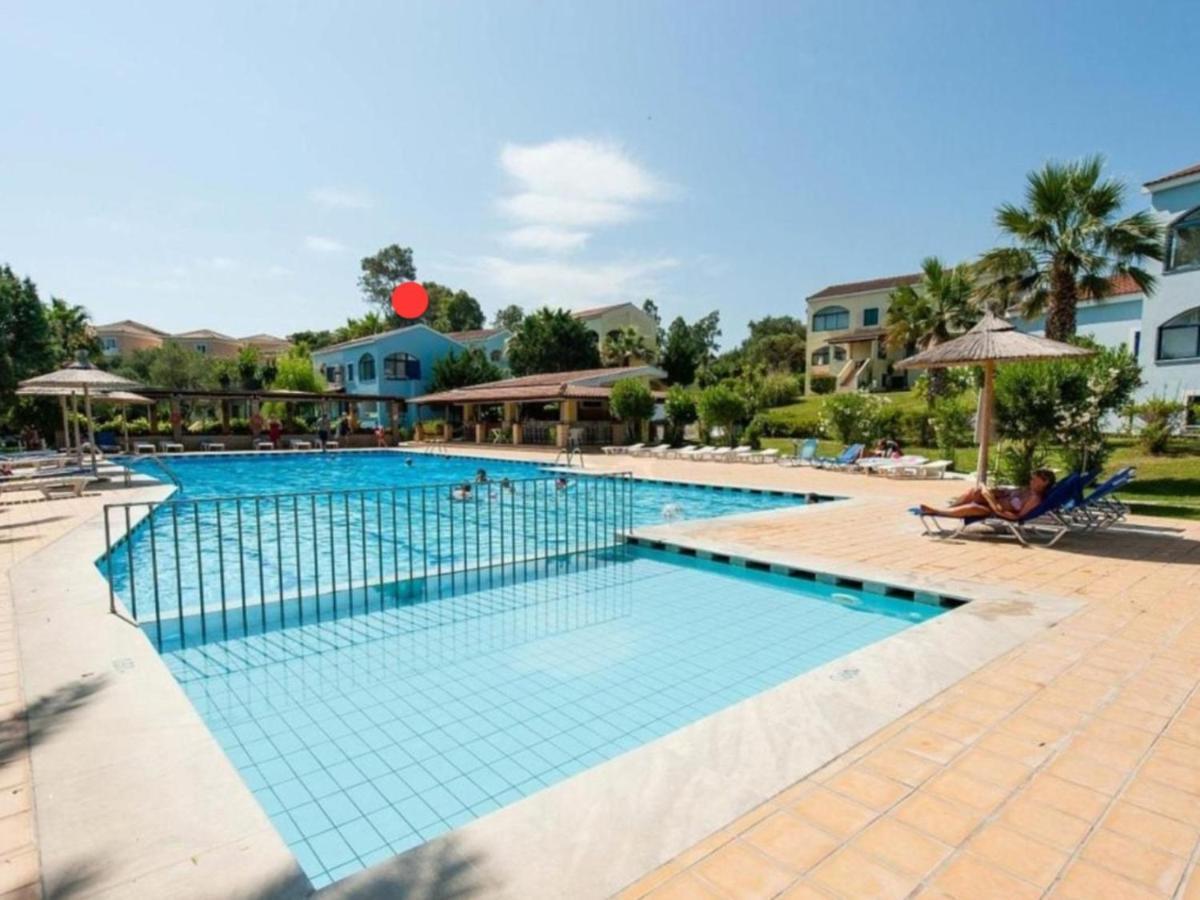 Danilia Govino Bay Luxury Beach Loft Apartment מראה חיצוני תמונה